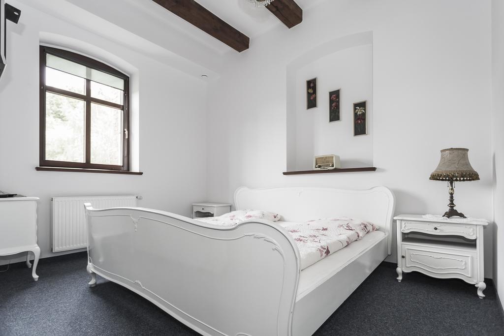 ミリチ W Starym Mlynie Bed & Breakfast 部屋 写真